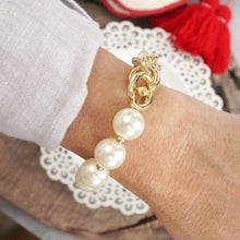 Load image into Gallery viewer, Chunky Chain + Pearls Bracelet