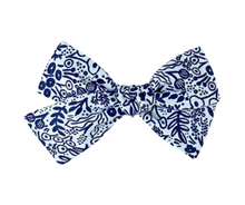 Load image into Gallery viewer, Navy Basic Floral Bow