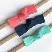 Load image into Gallery viewer, Top Knot Felt Bow Newborn Headband Set, Choose your colors