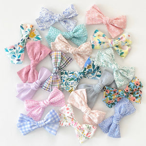 Periwinkle Basic Floral Bow