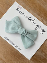 Load image into Gallery viewer, Linen Aqua Bow